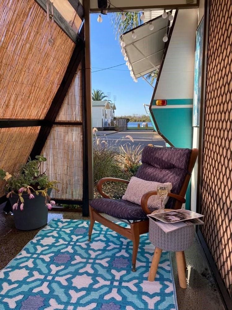 exterior2 (2).jpg exterior2 (2).jpg