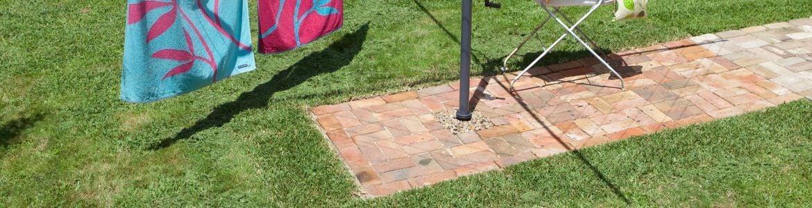 How to lay paving for a path.jpg How to lay paving for a path.jpg