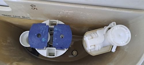 flush tank.jpg flush tank.jpg