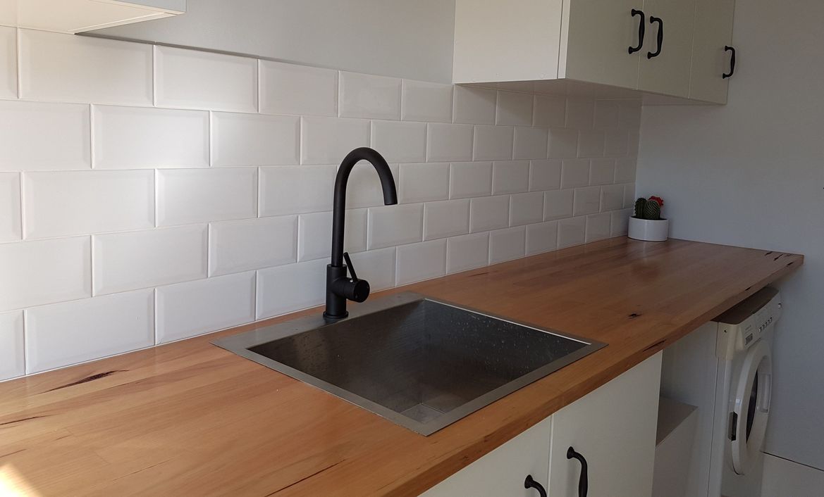 Wall to wall splashback by Pete (2).jpg Wall to wall splashback by Pete (2).jpg