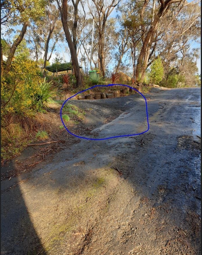 Bunnings_driveway.JPG Bunnings_driveway.JPG