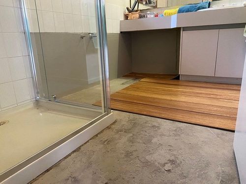 IMG_0434 - floorboards & self-adhesive-.jpg IMG_0434 - floorboards & self-adhesive-.jpg