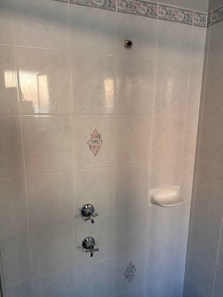 bathroom1.jpg bathroom1.jpg