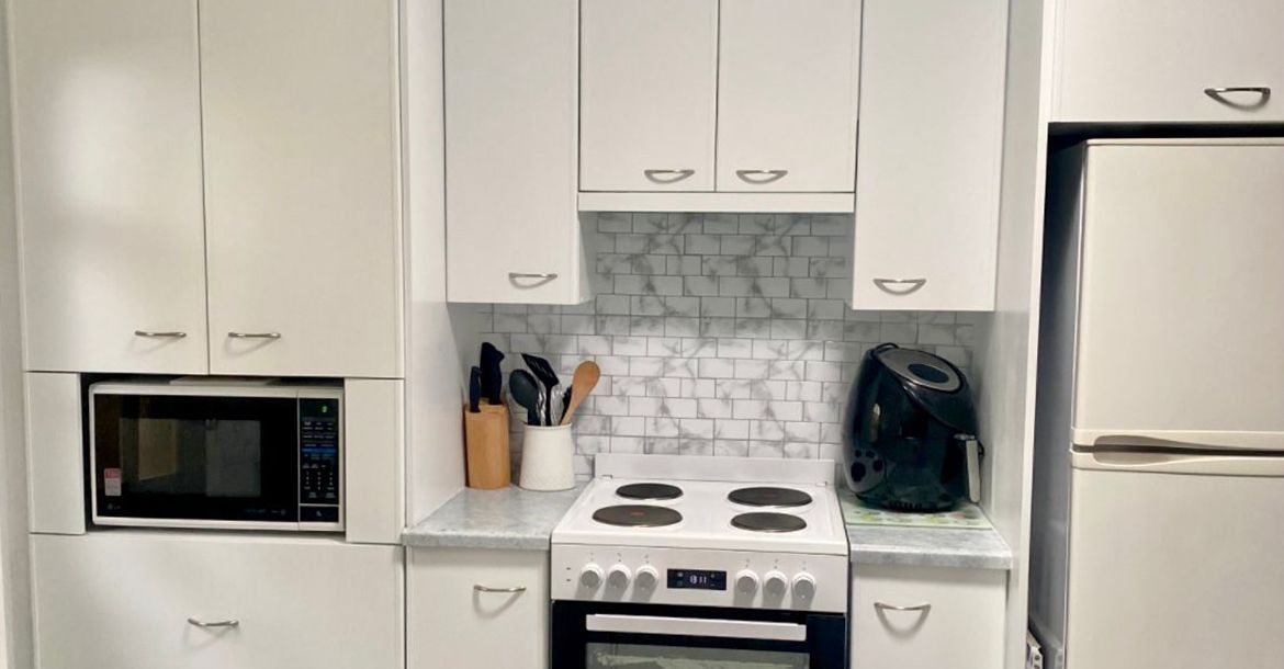 Budget kitchen refurbishment using paint.jpeg Budget kitchen refurbishment using paint.jpeg