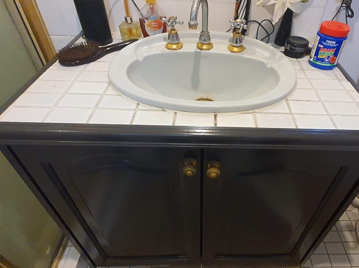 cabinet.jpg cabinet.jpg