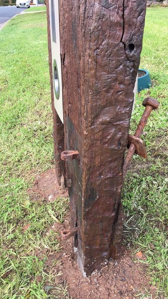 2018-07-21-Letterbox installed-8.JPG 2018-07-21-Letterbox installed-8.JPG