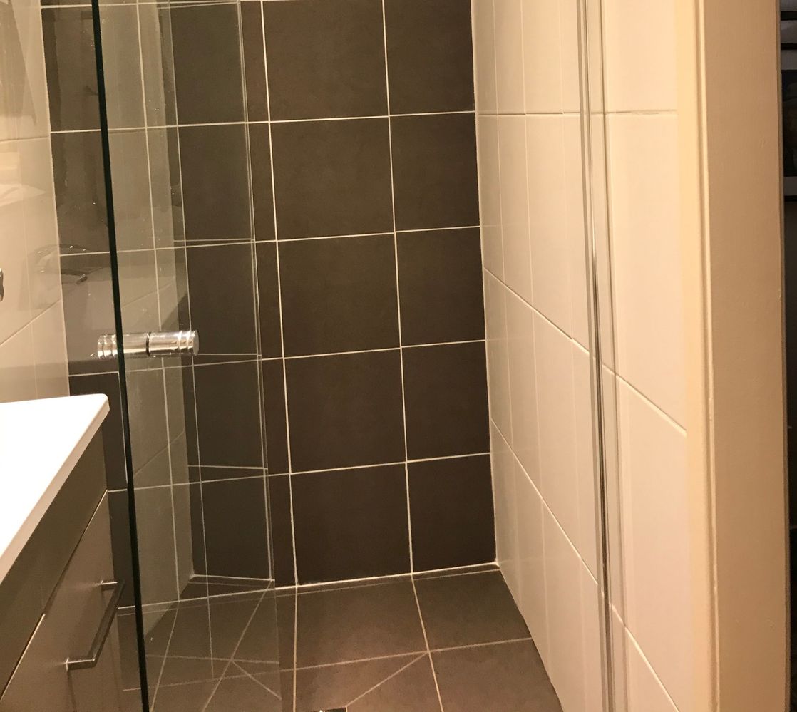 Tiled feature wall (2).jpeg Tiled feature wall (2).jpeg