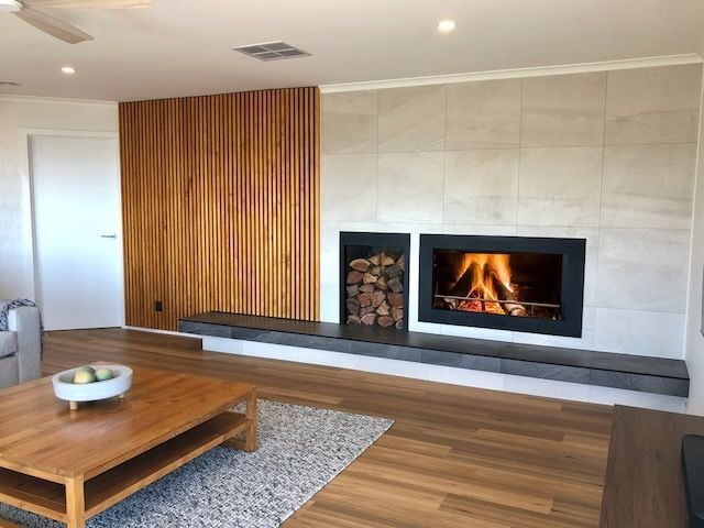 Longeroom_3.jpeg Longeroom_3.jpeg