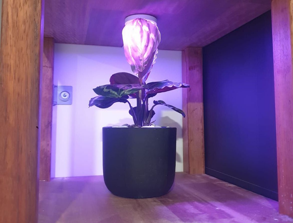 Lighting stand by oheyitsbeano.jpeg Lighting stand by oheyitsbeano.jpeg