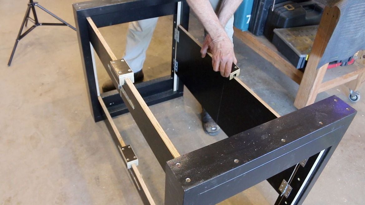 Folding Workbench 26.jpg Folding Workbench 26.jpg