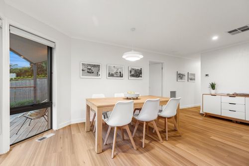 Dining.jpeg Dining.jpeg