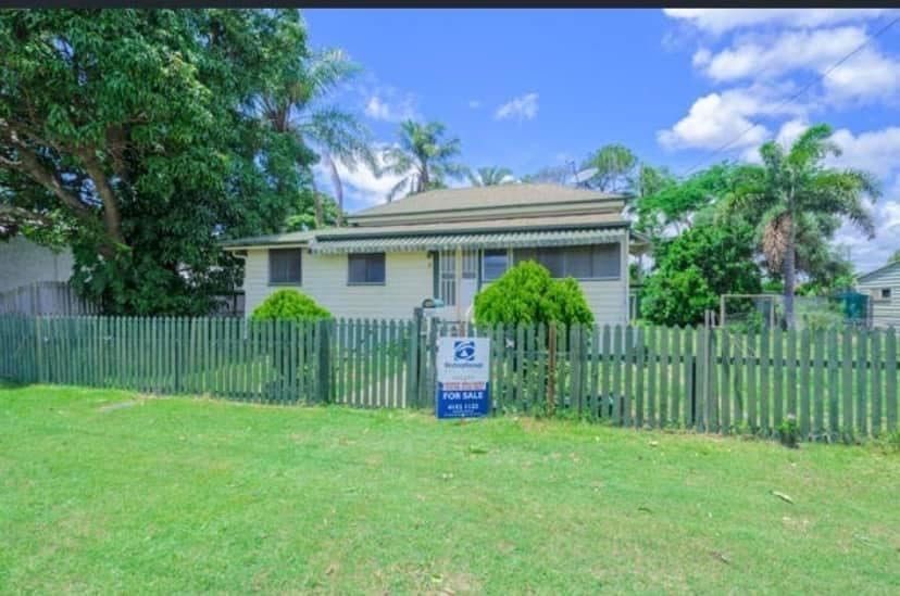 Bundy Front old.jpg Bundy Front old.jpg