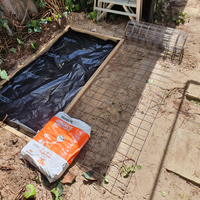 4.2 - Roll the reinforcing mesh alongside the formwork to mesure the right length.png 4.2 - Roll the reinforcing mesh alongside the formwork to mesure the right length.png