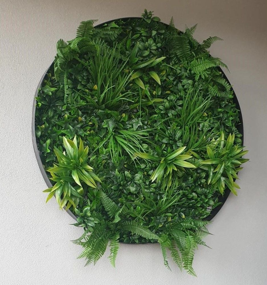 Artificial greenery circles.jpg Artificial greenery circles.jpg