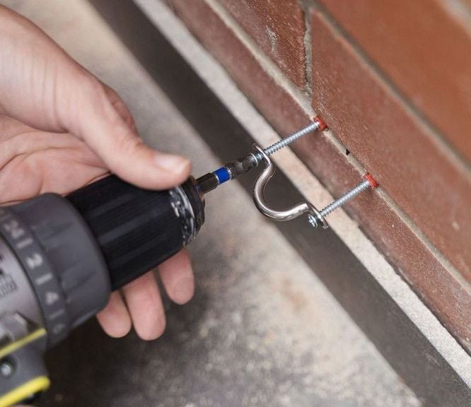 Fix_brackets_along_the_top_and-bottom.jpeg Fix_brackets_along_the_top_and-bottom.jpeg