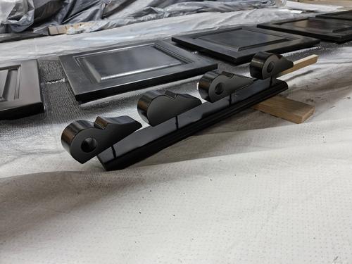 04d - paint rail brackets.jpg 04d - paint rail brackets.jpg