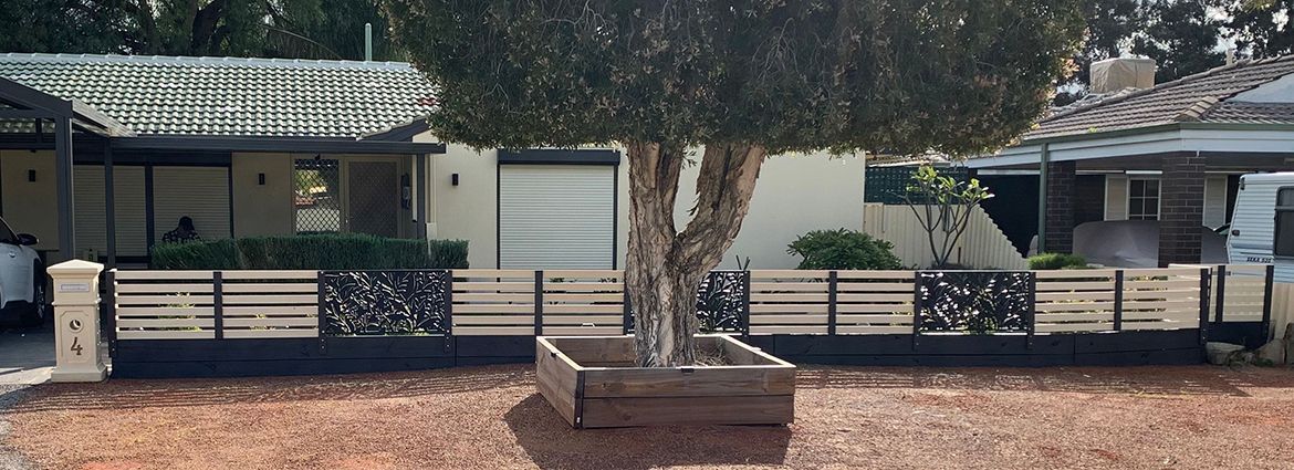 FrontFence.jpg FrontFence.jpg