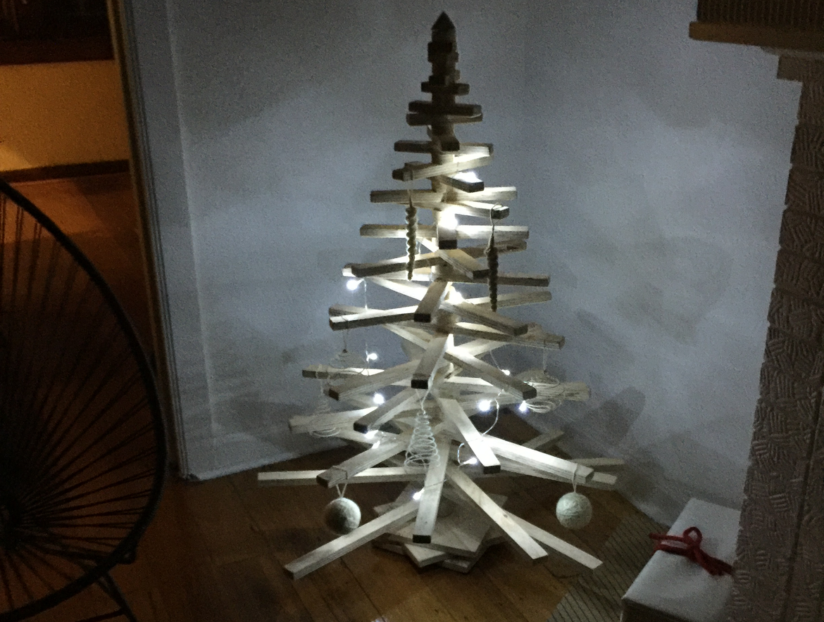 Timber tree lit.png Timber tree lit.png