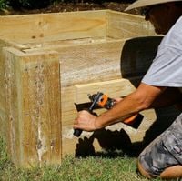 Step 9.2 Attach rail to bed face.jpg Step 9.2 Attach rail to bed face.jpg