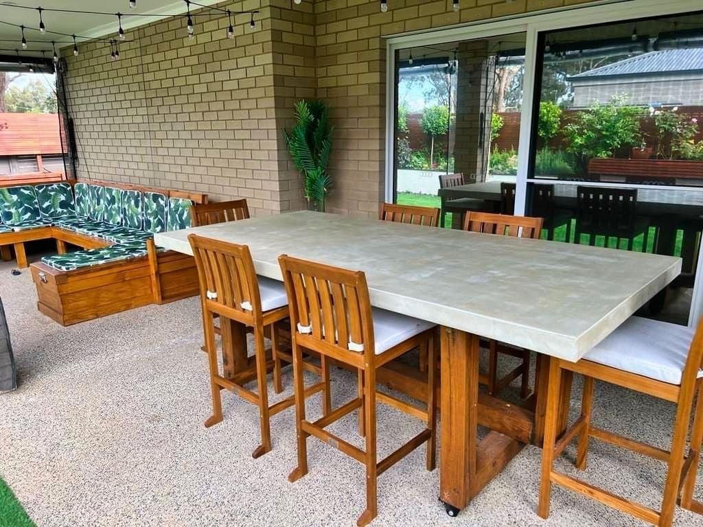 table-in-patio-area.jpeg table-in-patio-area.jpeg