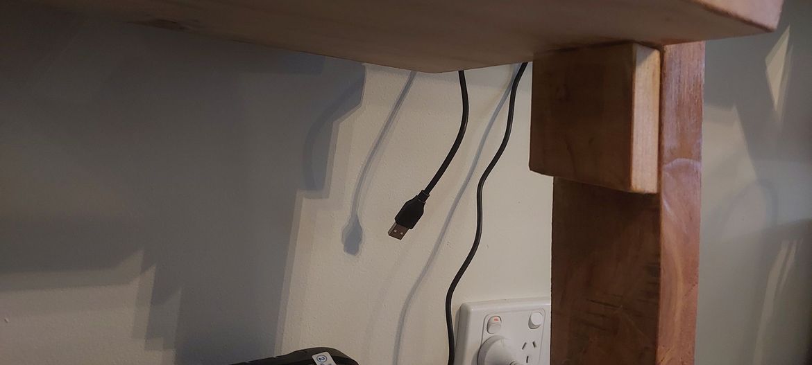 Second lowest shelf structural support.jpg Second lowest shelf structural support.jpg