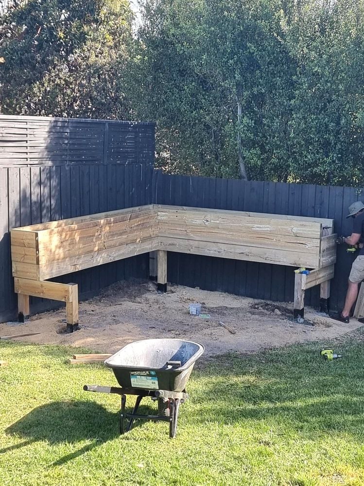 Planter box.jpg Planter box.jpg