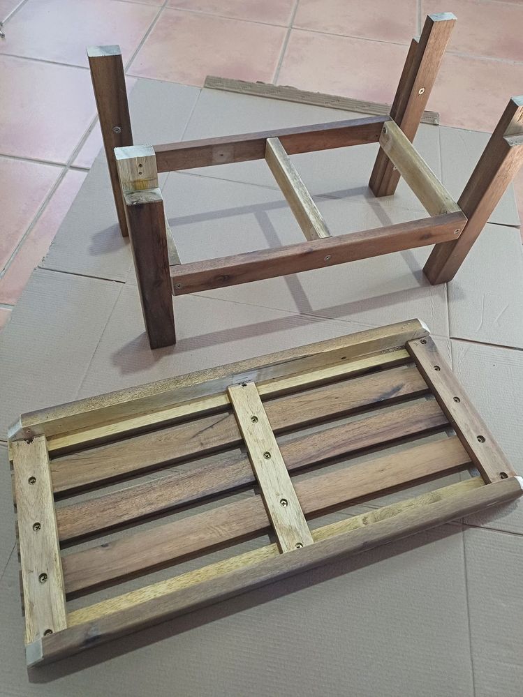 Shower bench C.jpg Shower bench C.jpg