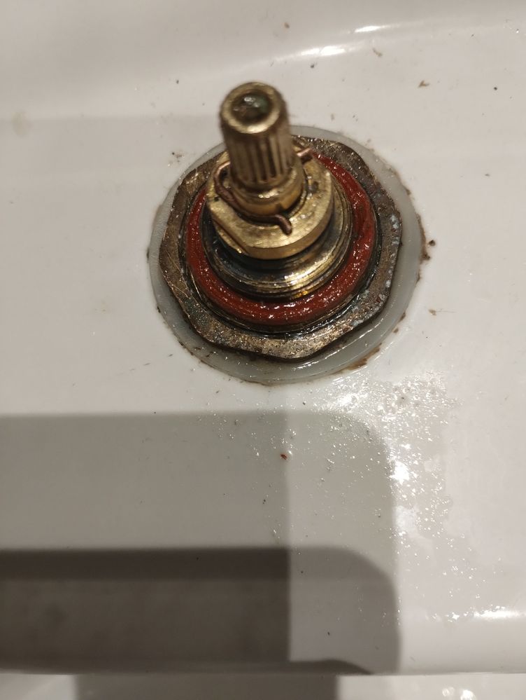 tap spindle photo 2.jpg tap spindle photo 2.jpg