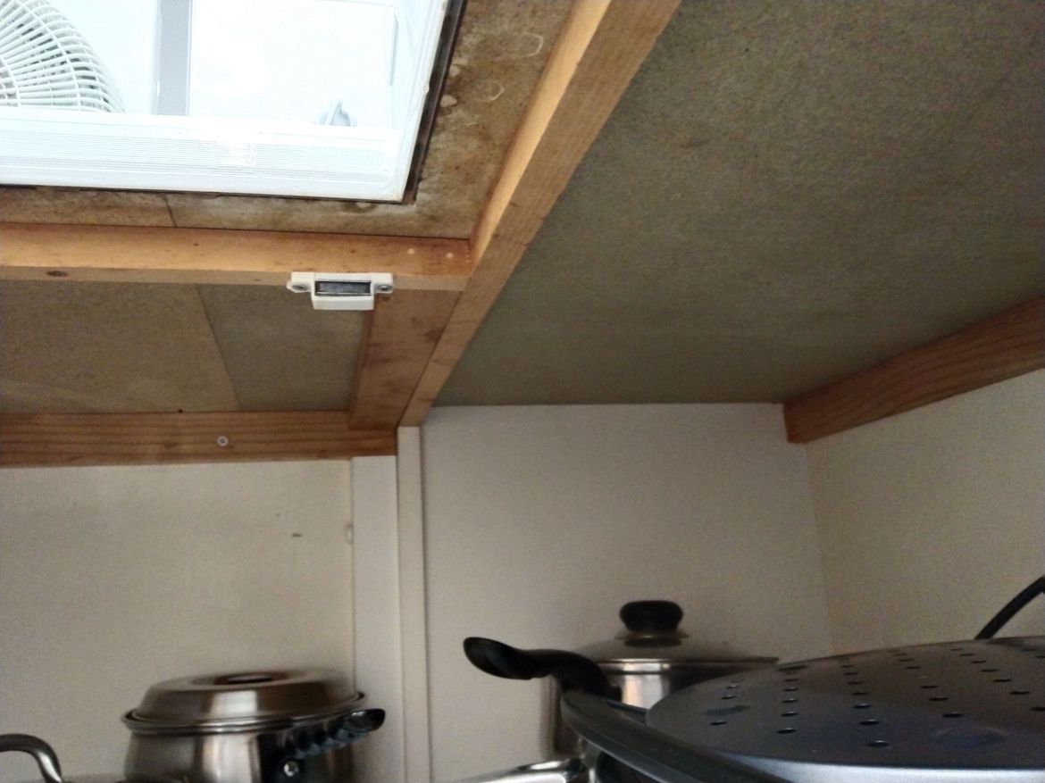 underside kitchen cabinet.jpg underside kitchen cabinet.jpg