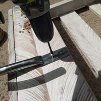 5.4 Attaching hose hanger..jpg 5.4 Attaching hose hanger..jpg