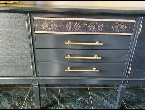 fifth_black.jpeg fifth_black.jpeg