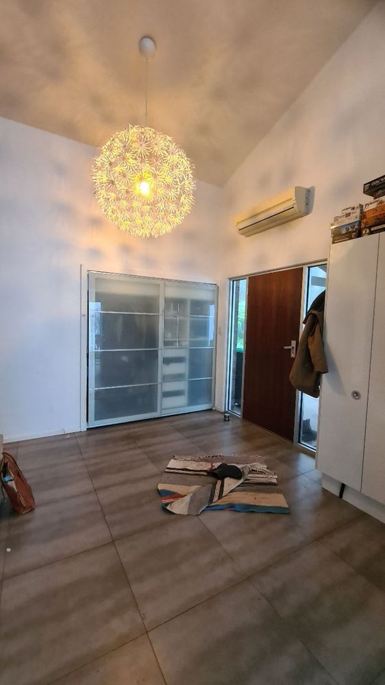 Entrance photo 4.jpg Entrance photo 4.jpg