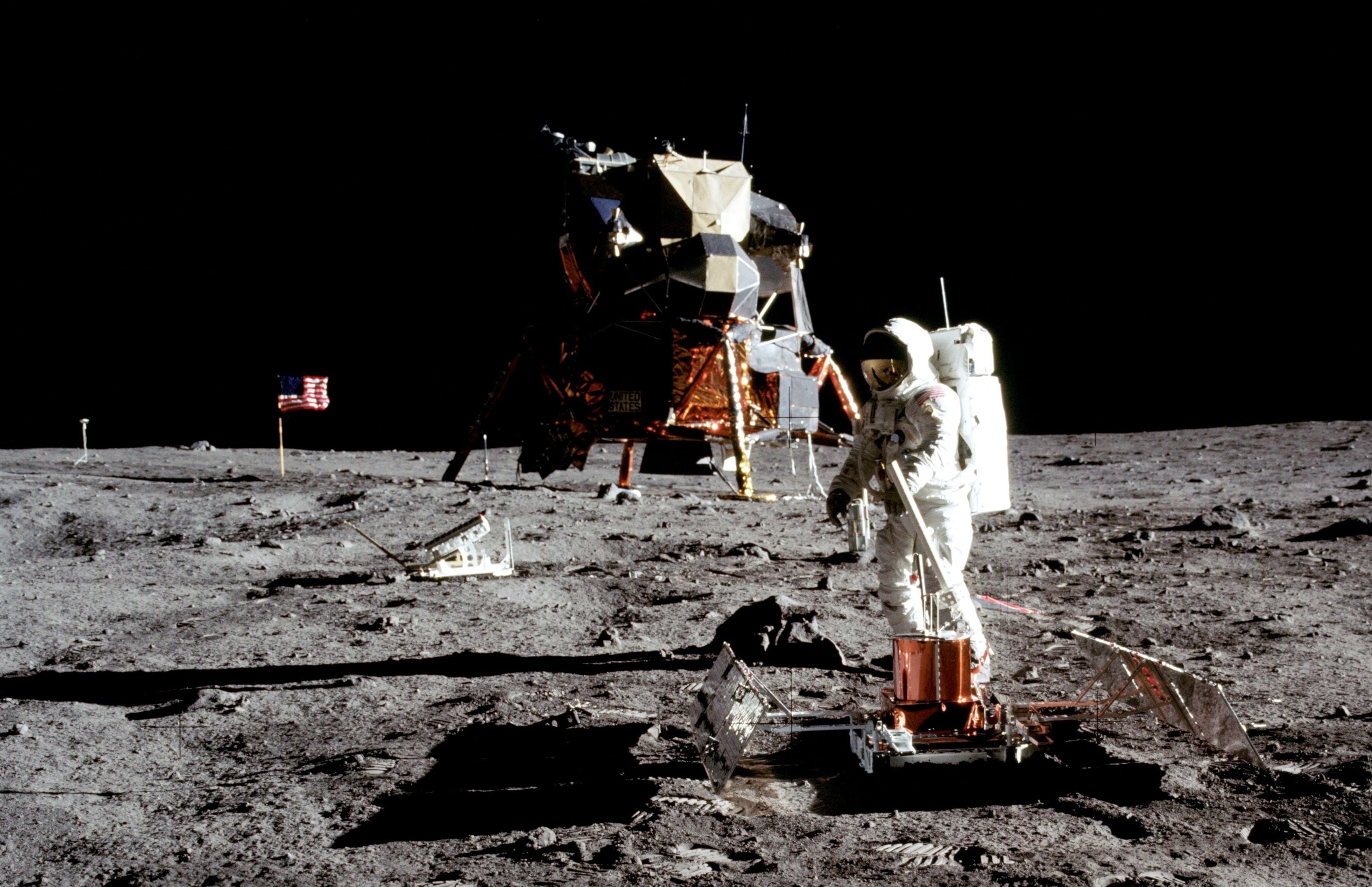 Apollo11Landing.jpeg Apollo11Landing.jpeg