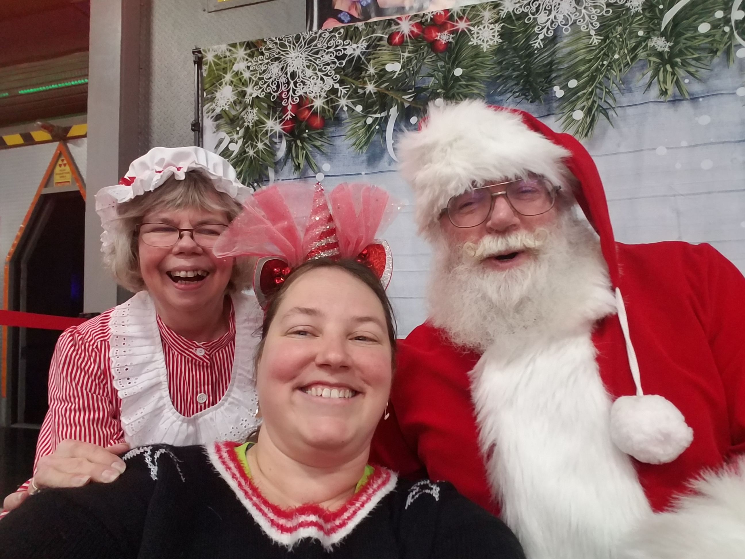 santa.jpg santa.jpg