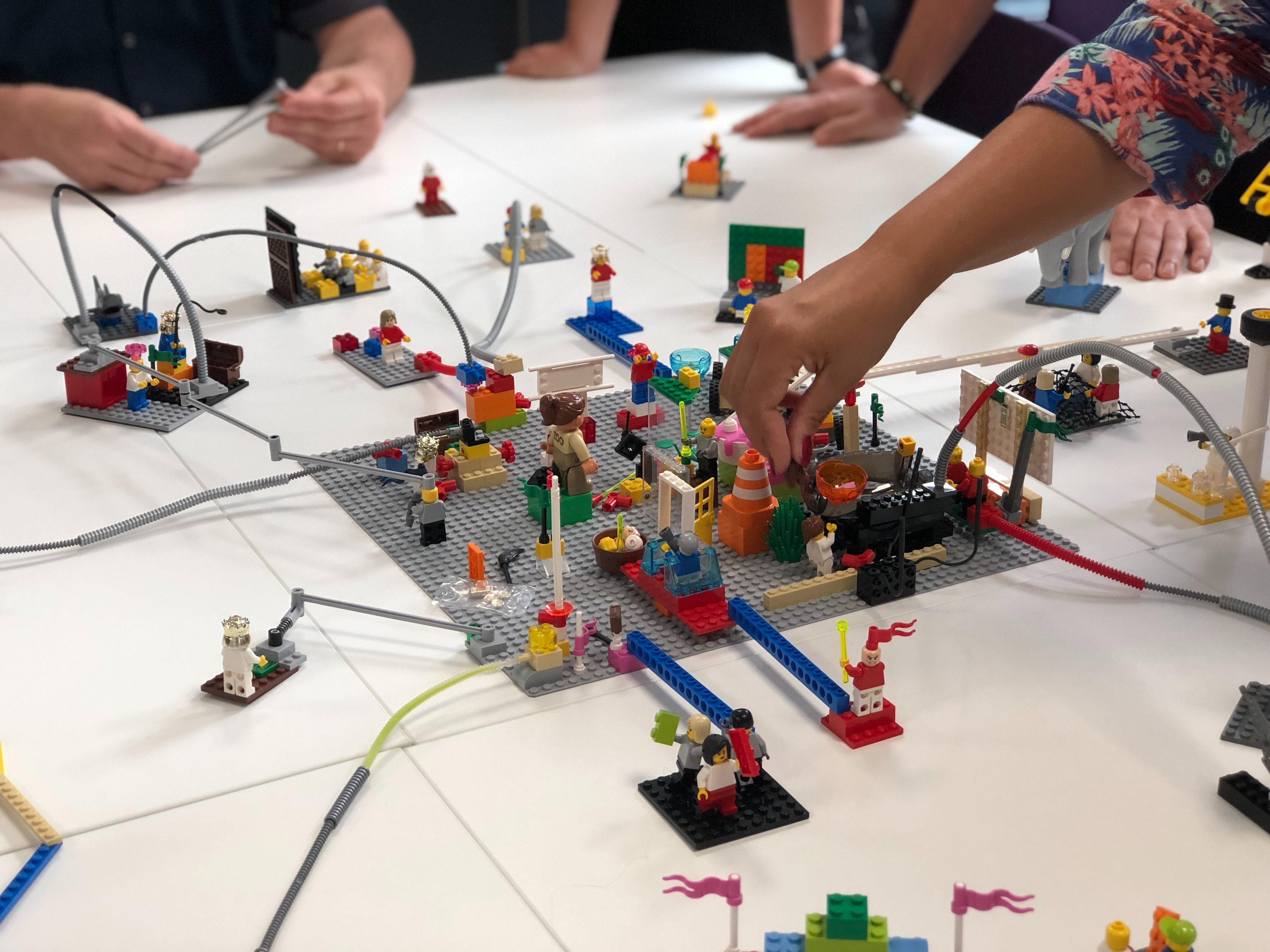 Adult Lego Teambuilding.jpg Adult Lego Teambuilding.jpg