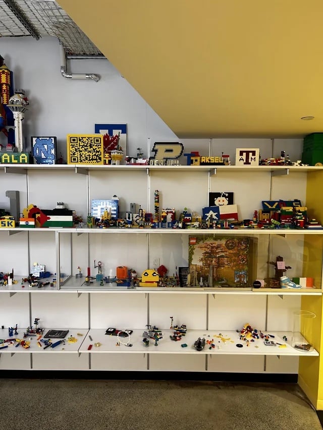 Google - Lego.jpg Google - Lego.jpg