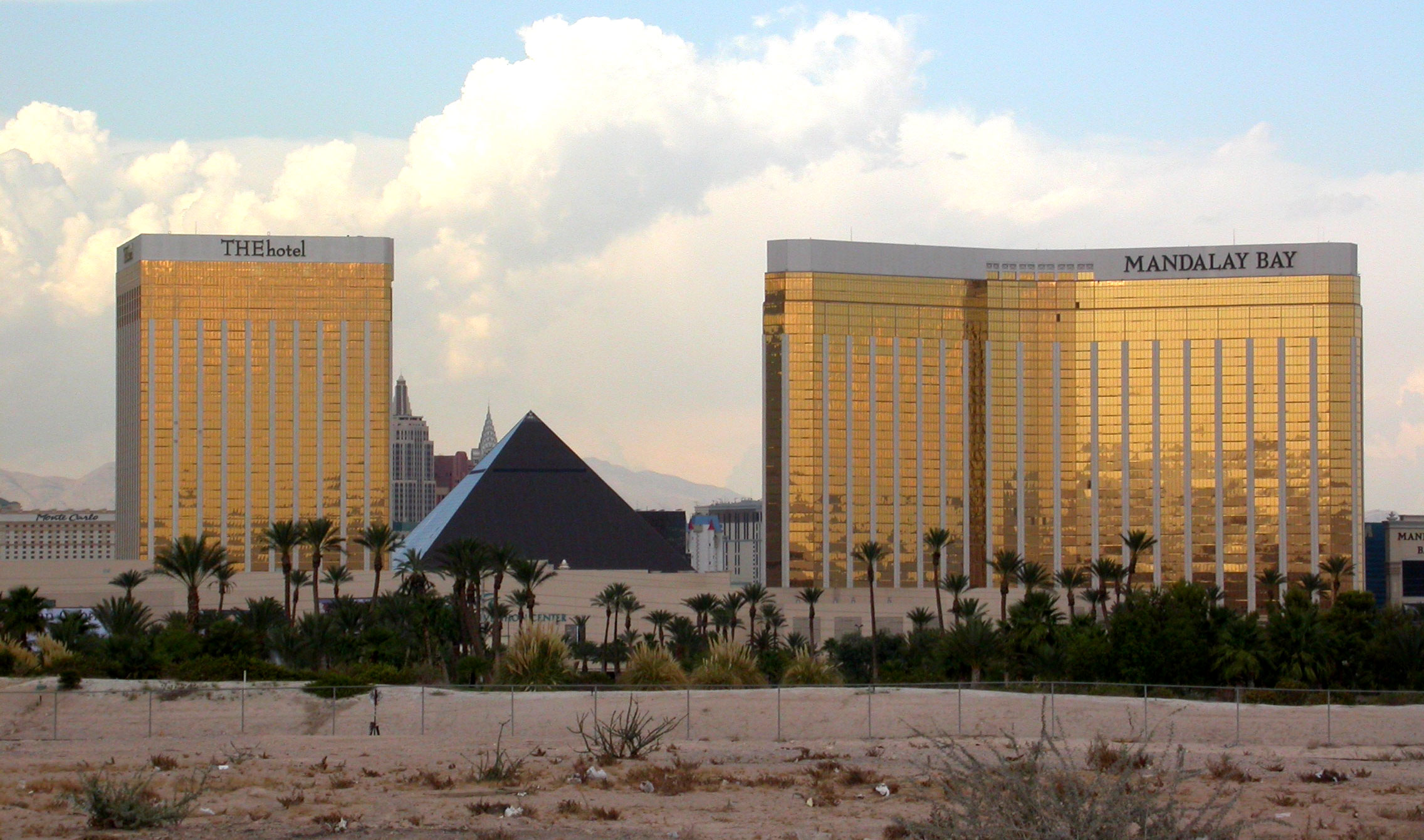 vegas-mandalay.jpg vegas-mandalay.jpg