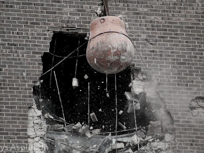 wreckingball.jpg wreckingball.jpg