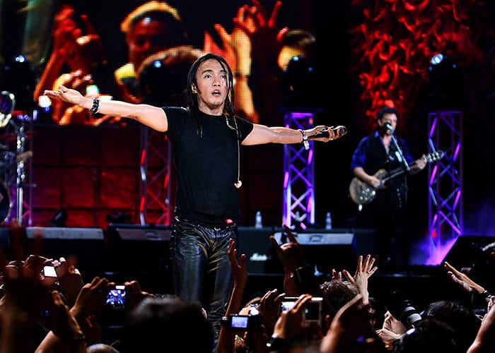 arnel-pineda-700x500.jpg arnel-pineda-700x500.jpg