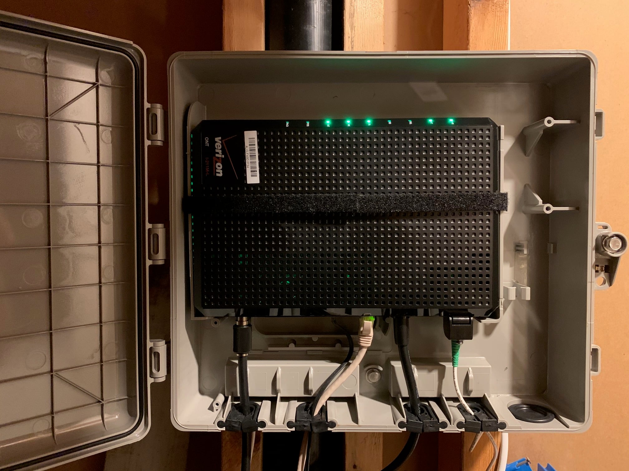 Advice needed for ONT inside & enclosure outside - verizon