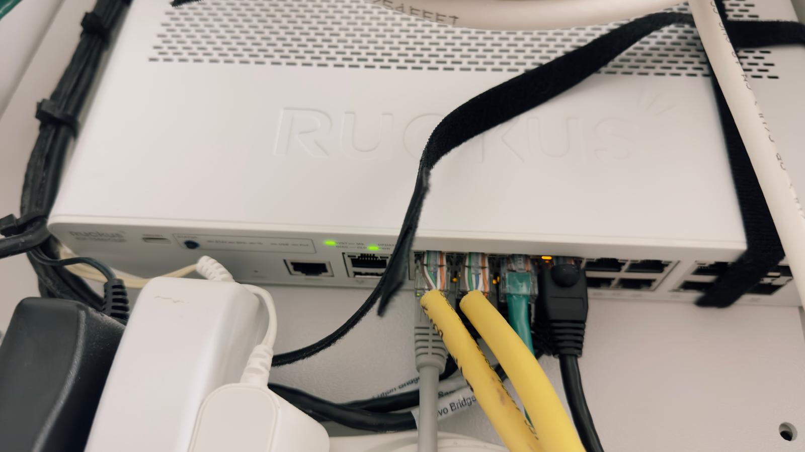 Ruckus_switch_snap.jpeg Ruckus_switch_snap.jpeg