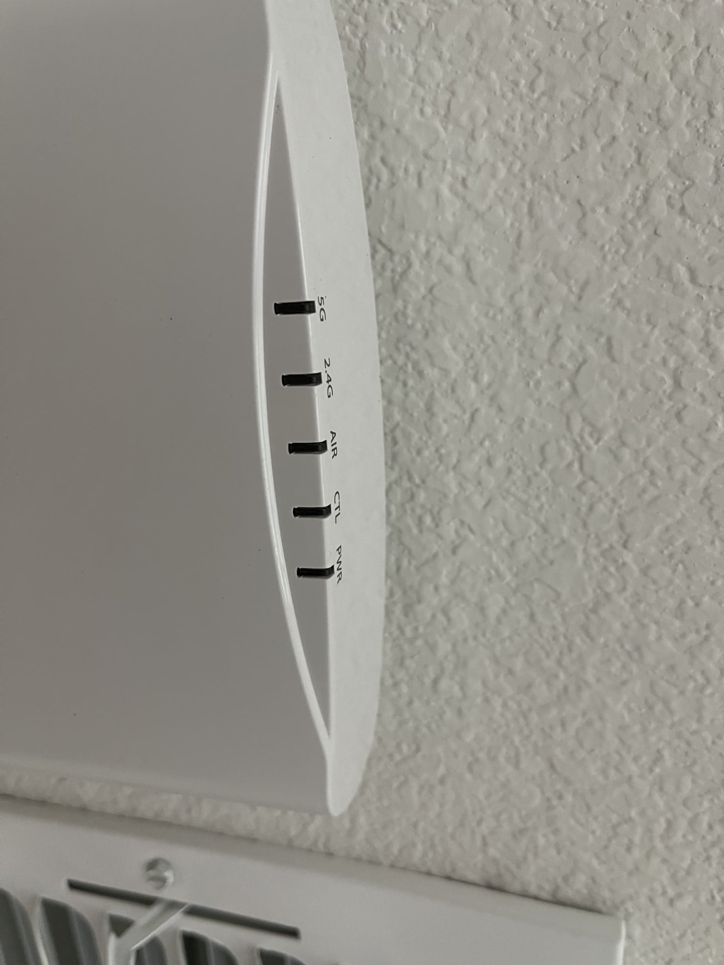 Unleashed R510 Access Point Front.jpg Unleashed R510 Access Point Front.jpg