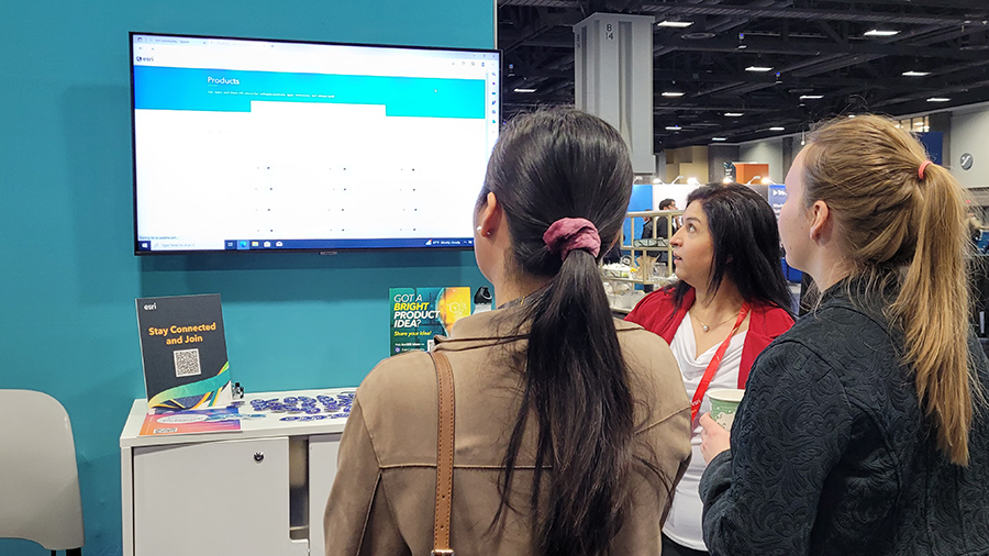 Conference Booth Image_Simi Showing EC.jpg Conference Booth Image_Simi Showing EC.jpg