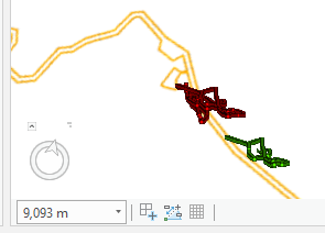Zoom in ~700m and the green layer starts to disintegrate and the red is stable. Why?